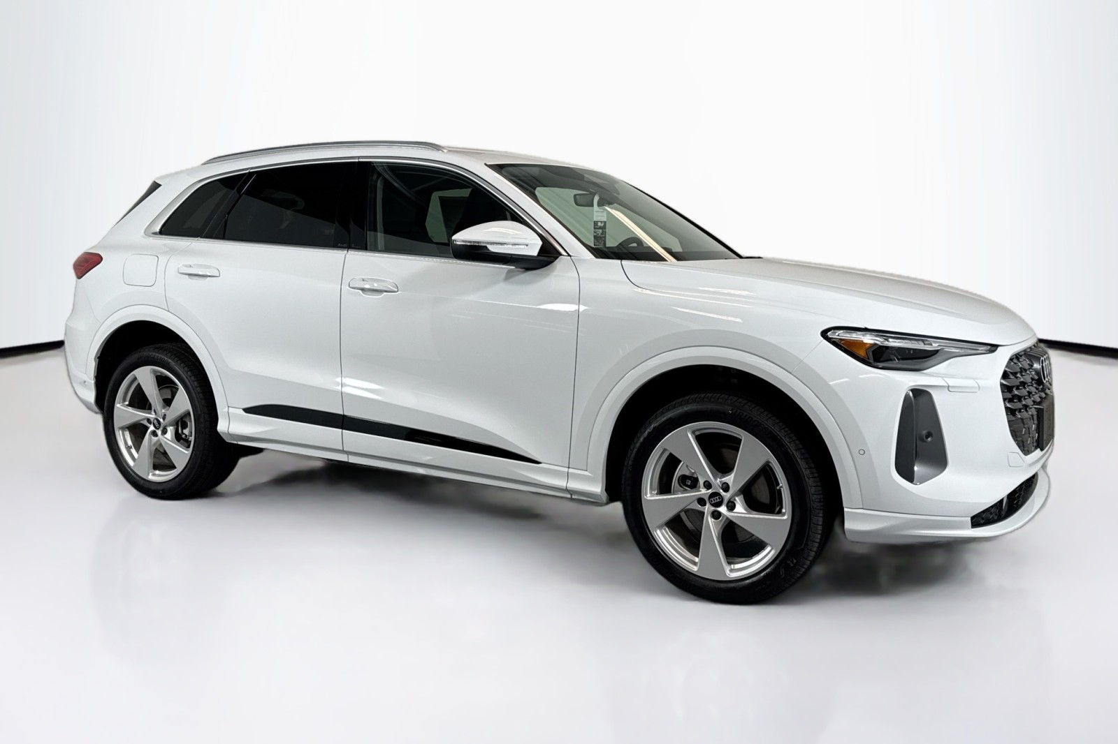 New 2025 Glacier White Metallic Audi Premium Plus 2.0 TFSI quattro image 3