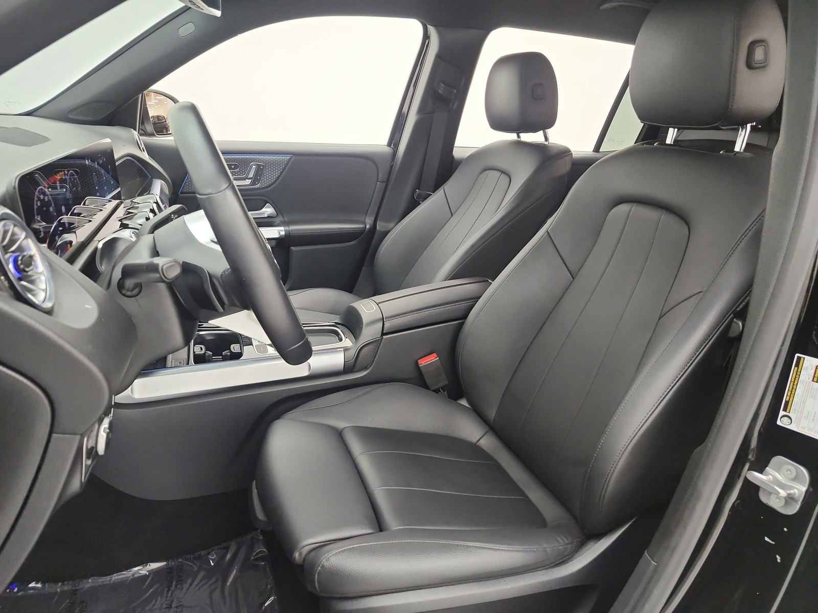 Used 2024 Night Black Mercedes-Benz GLB 250 SUV image 13