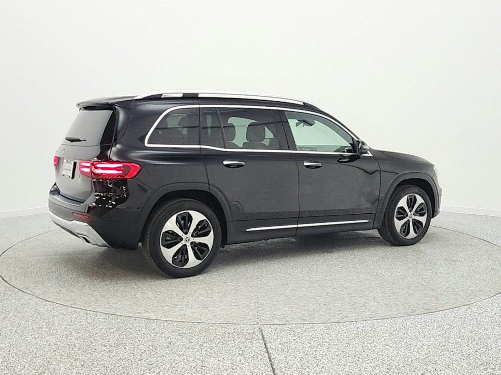 Certified Used 2025 Night Black Mercedes-Benz GLB 250 SUV image 5