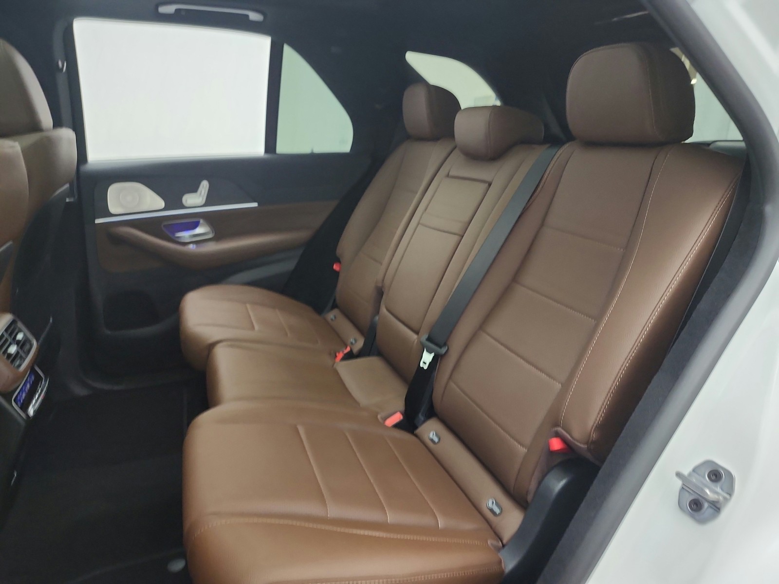 New 2026 Polar White Mercedes-Benz GLE 450 4MATIC® SUV image 11