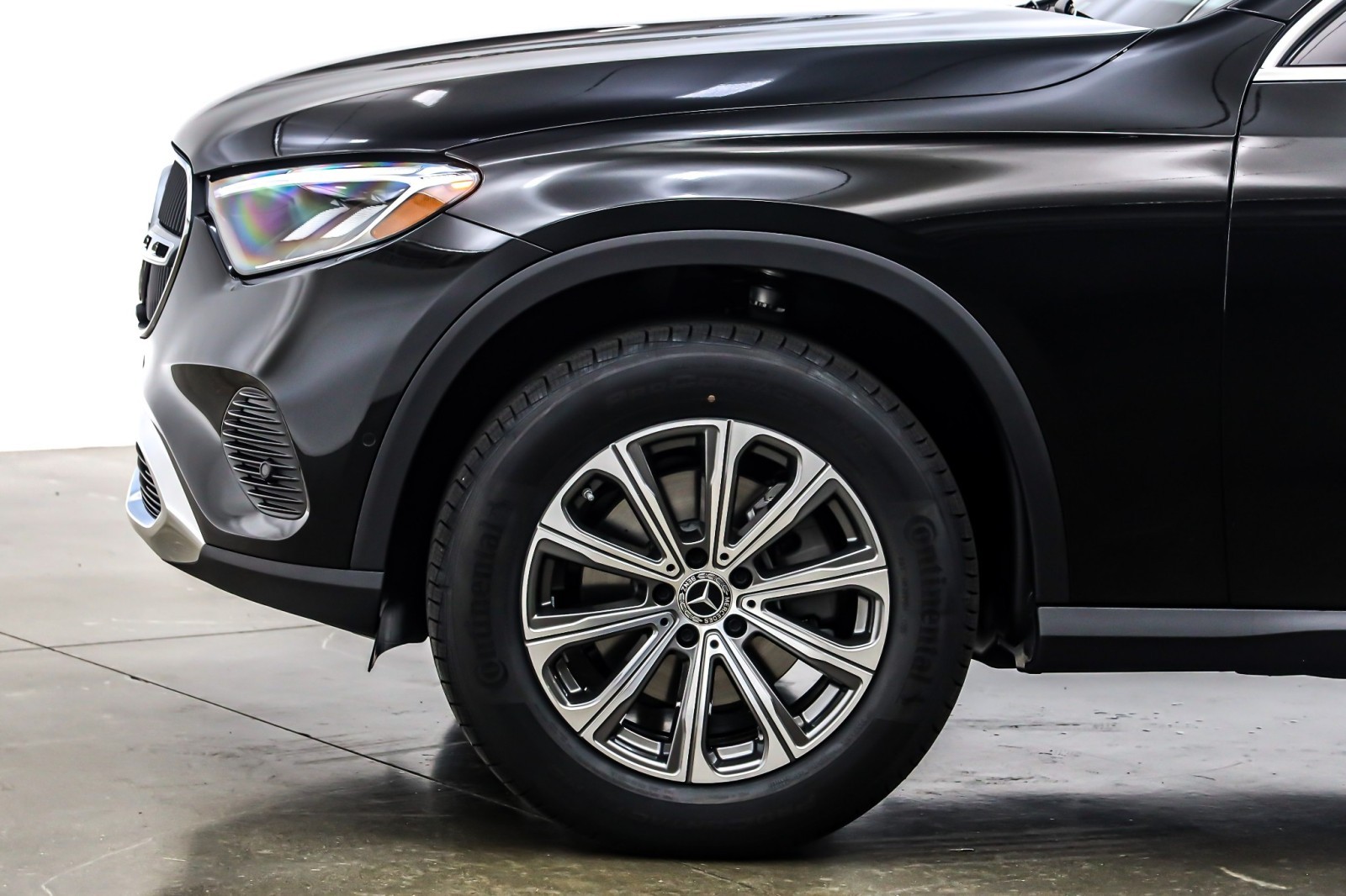 New 2026 Black Mercedes-Benz GLC 300 image 10