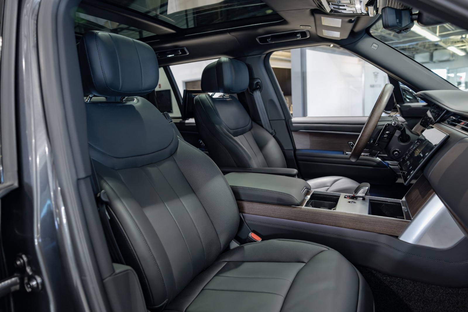 Used Car 2025 Land Rover Range Rover  Autobiography For Sale Under $170,000 In Boerne, Texas