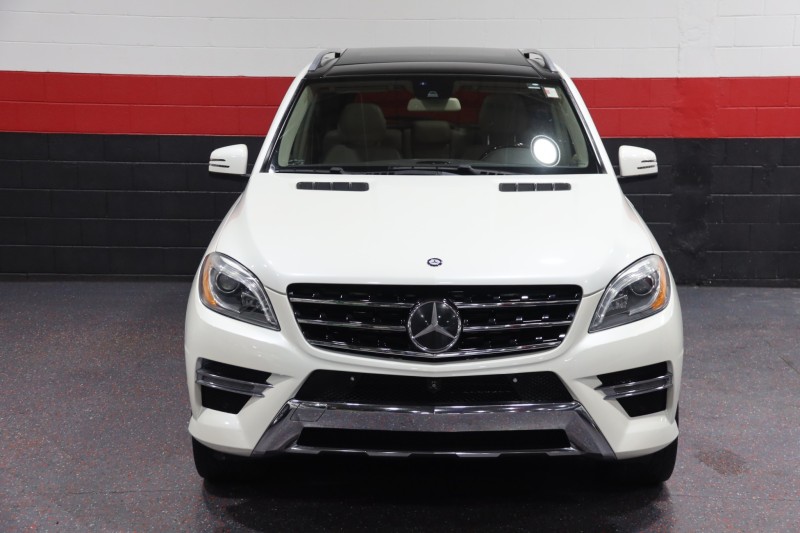 2014 Mercedes-Benz ML550 AMG Sport 4-Matic 4dr Suv in , 