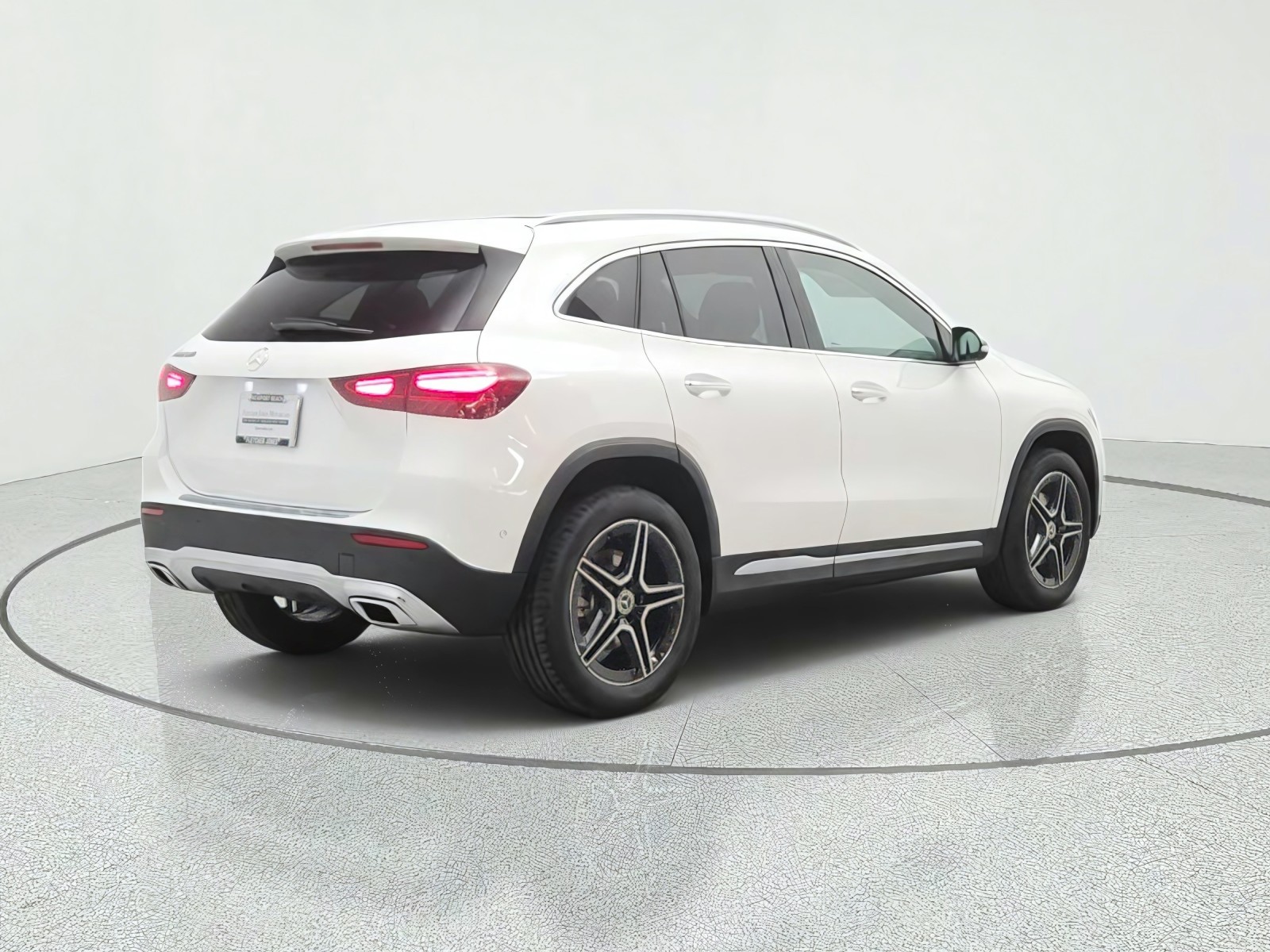 New 2026 Polar White Mercedes-Benz GLA 250 SUV image 5