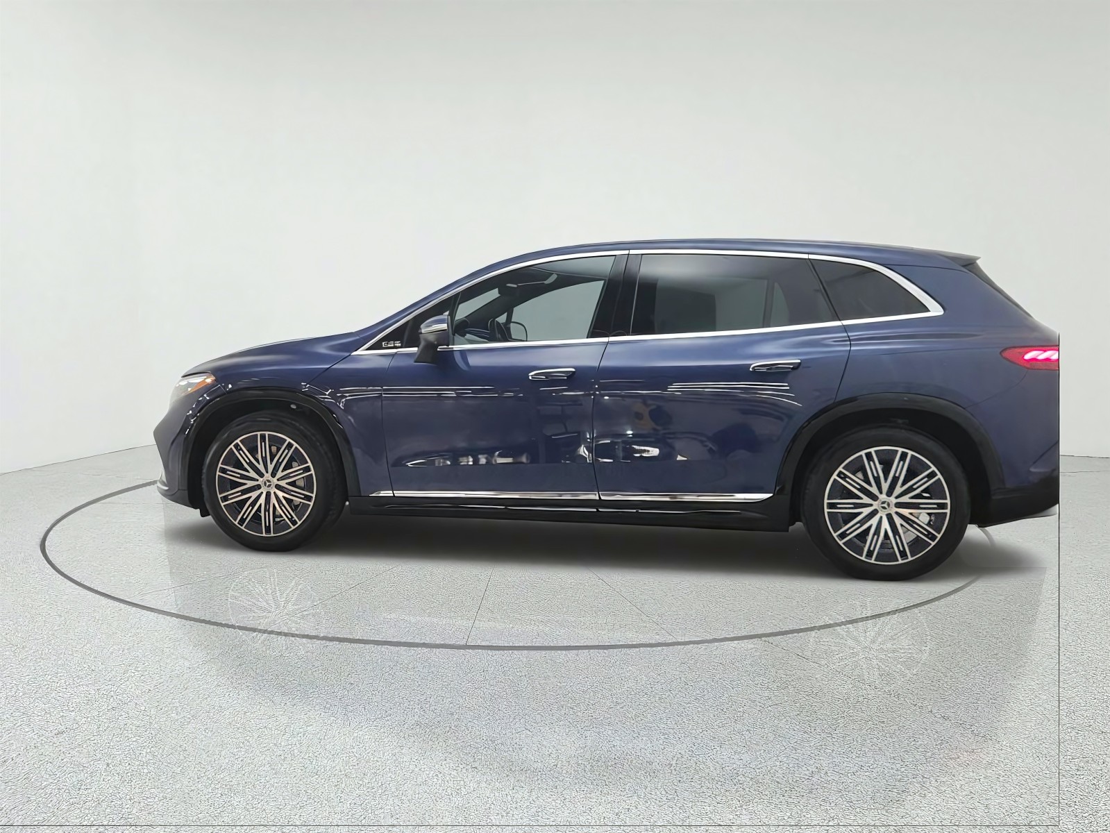 Used 2023 Twilight Blue Metallic Mercedes-Benz EQS 580 4MATIC® SUV image 8