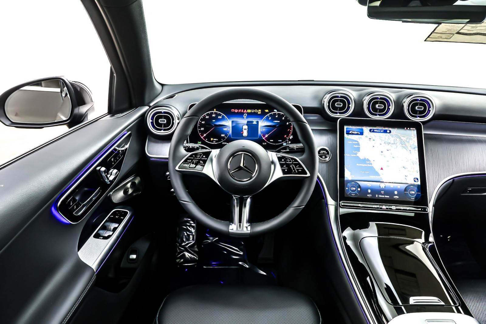 New 2026 Graphite Grey Metallic Mercedes-Benz GLC 300 image 4