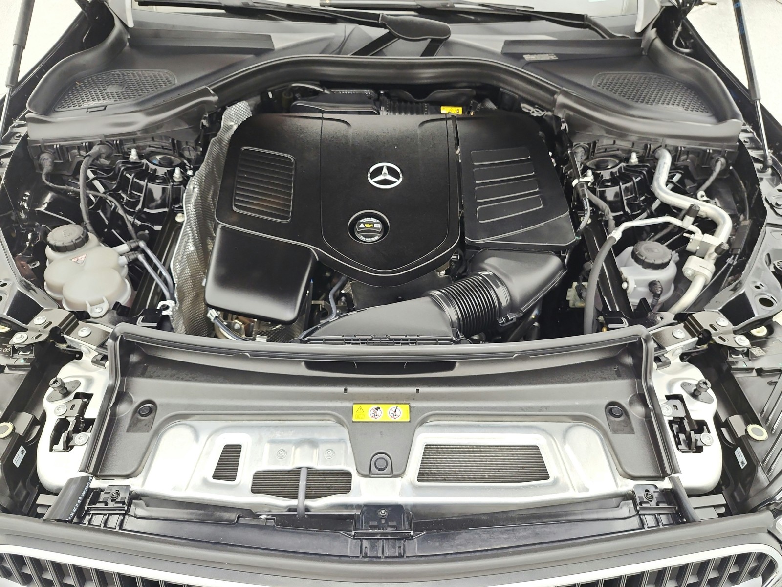 Used 2023 Black Mercedes-Benz GLC 300 SUV image 17