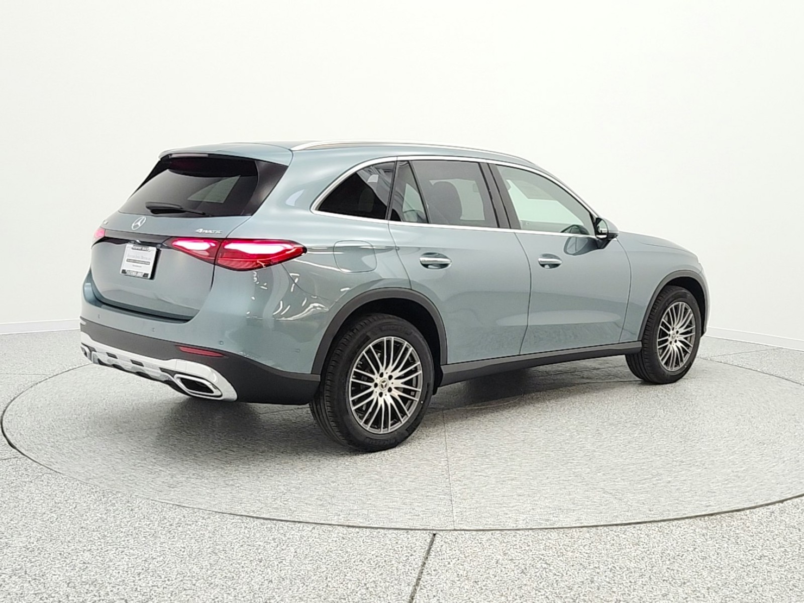 New 2026 Verde Silver Metallic Mercedes-Benz GLC 300 image 5