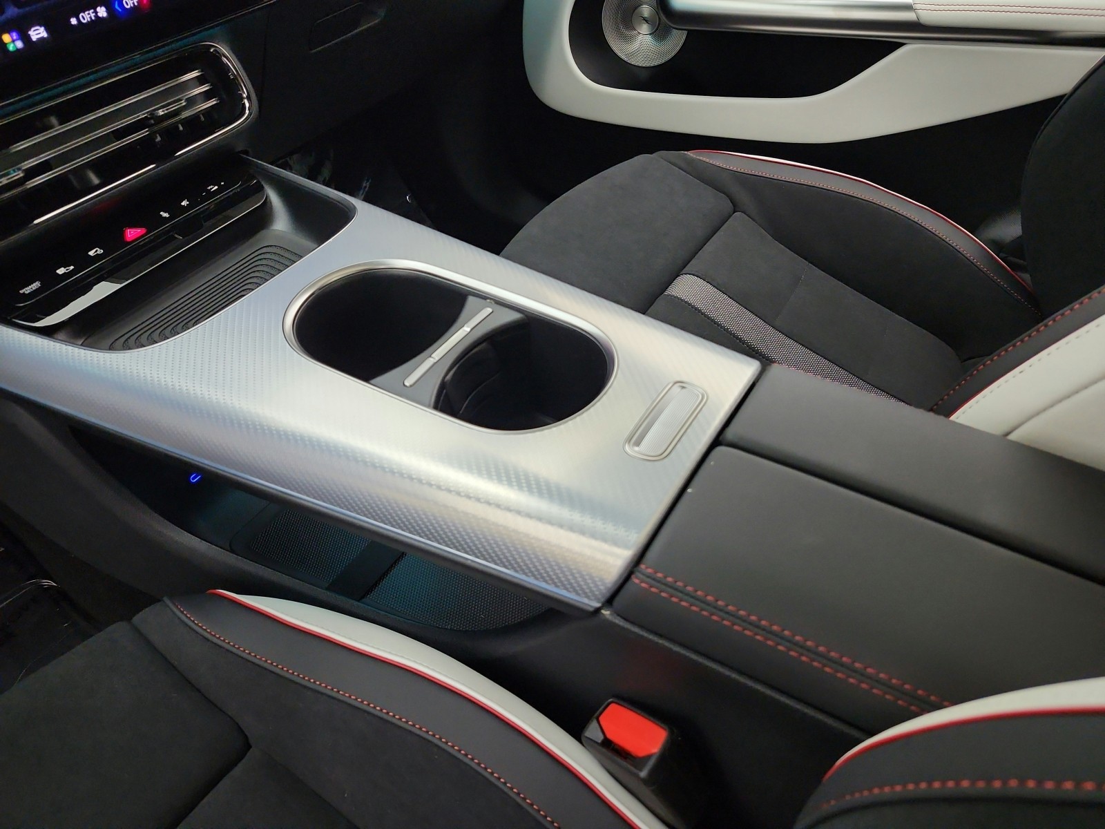 New 2027 MANUFAKTUR Alpine Grey Mercedes-Benz CLA 220 Hybrid FWD image 10