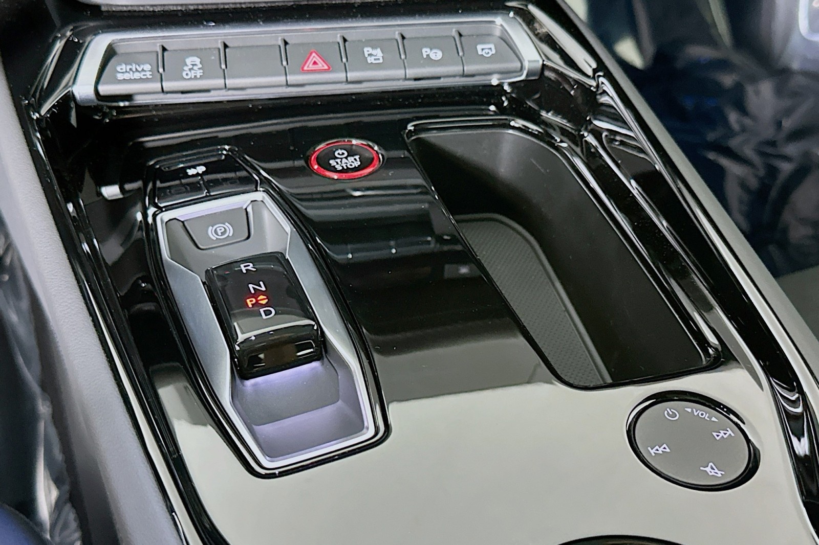 New 2026 Kemora Gray Metallic Audi Premium Plus image 7