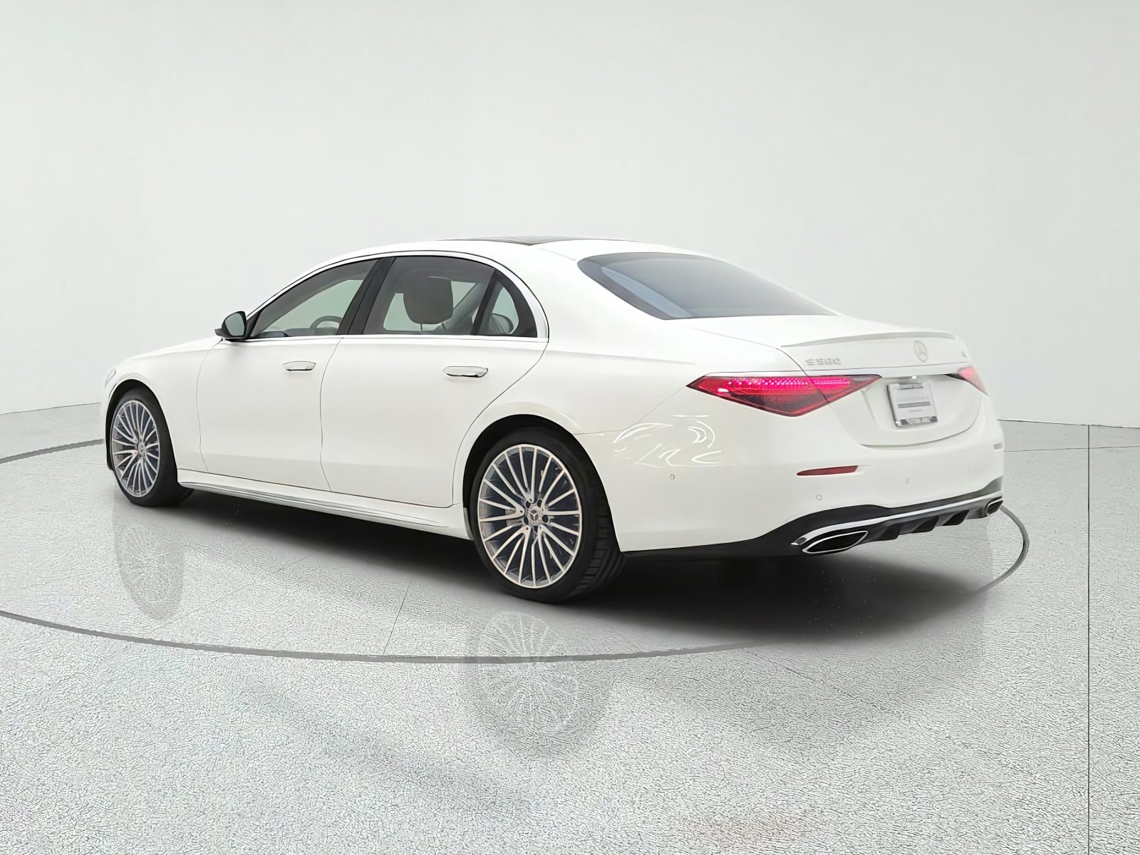 Certified Used 2023 MANUFAKTUR Diamond White Mercedes-Benz S 580 4MATIC® Sedan image 7
