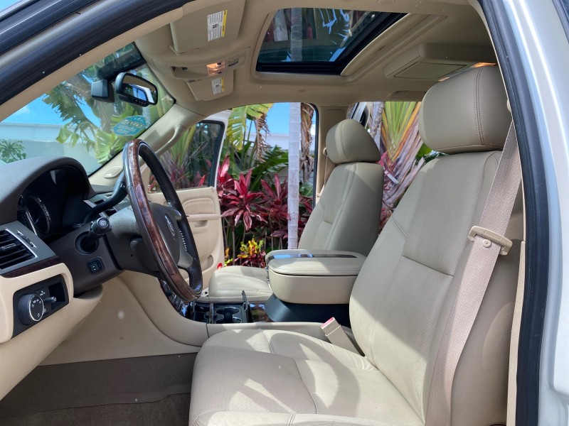 2010 Cadillac Escalade SUNROOF NAV Premium LOW MILES 66,933 in ,
