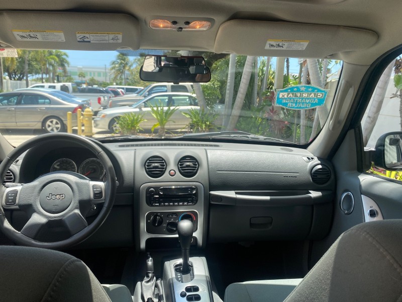 2006 Jeep Liberty 4WD Limited LOW MILES 75,410 in , 