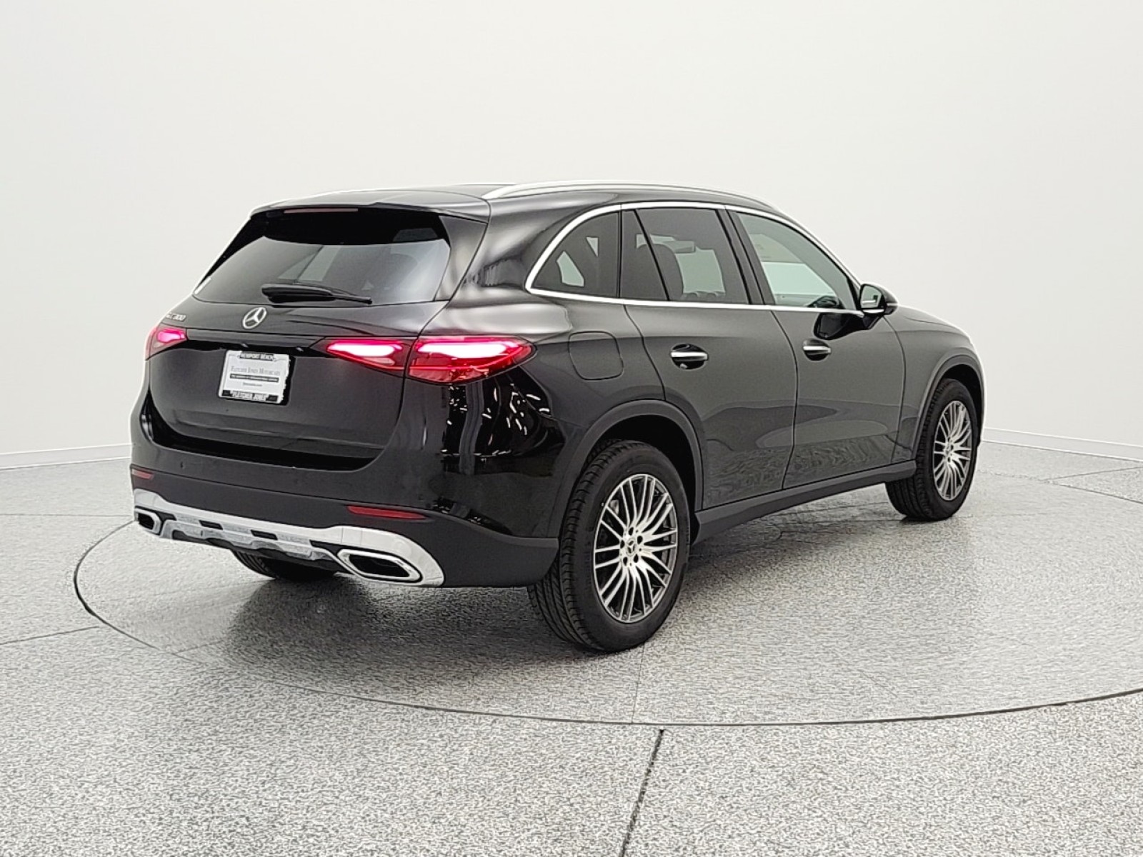 New 2026 Black Mercedes-Benz GLC 300 image 5