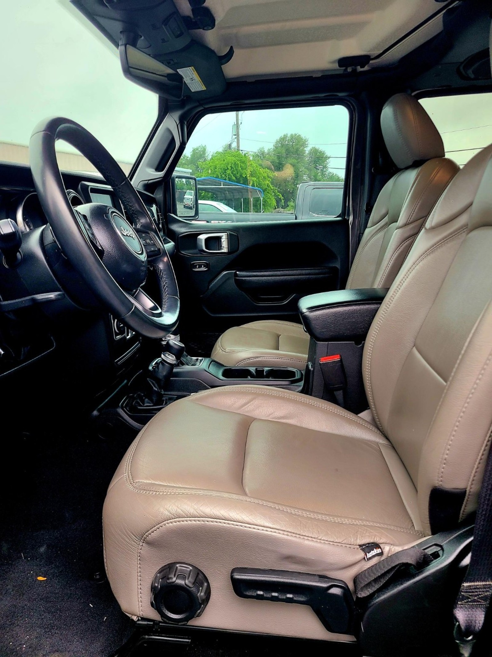 Used Car 2022 Jeep Gladiator  Altitude For Sale Under $30,000 In Austin, Texas