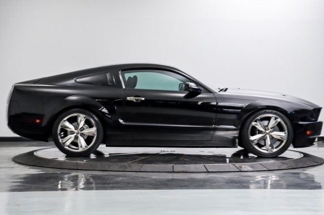 2009 Ford Mustang GT Iacocca 45TH Anniversary Edition 6