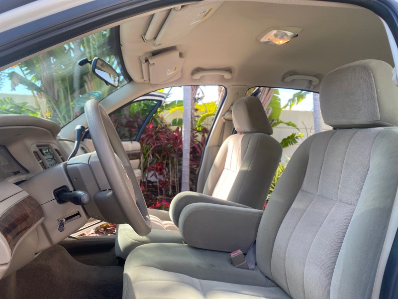 2005 Mercury Grand Marquis GS LOW MILES 49,348 in , 