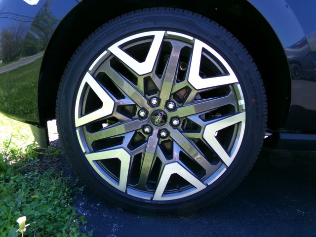 View vehicle photo 6