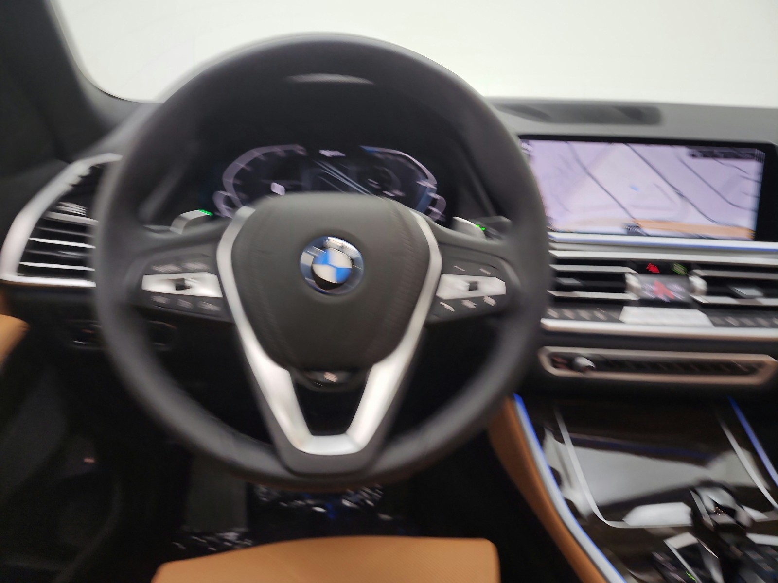 Used 2023 Mineral White Metallic BMW xDrive45e Plug-In Hybrid image 16