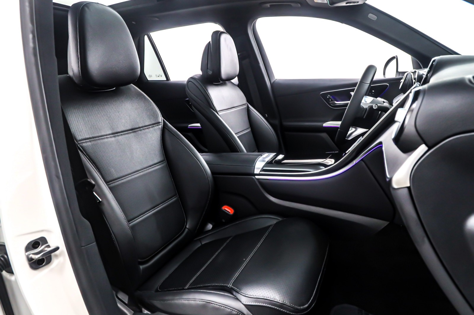 New 2026 Polar White Mercedes-Benz GLC 300 image 7