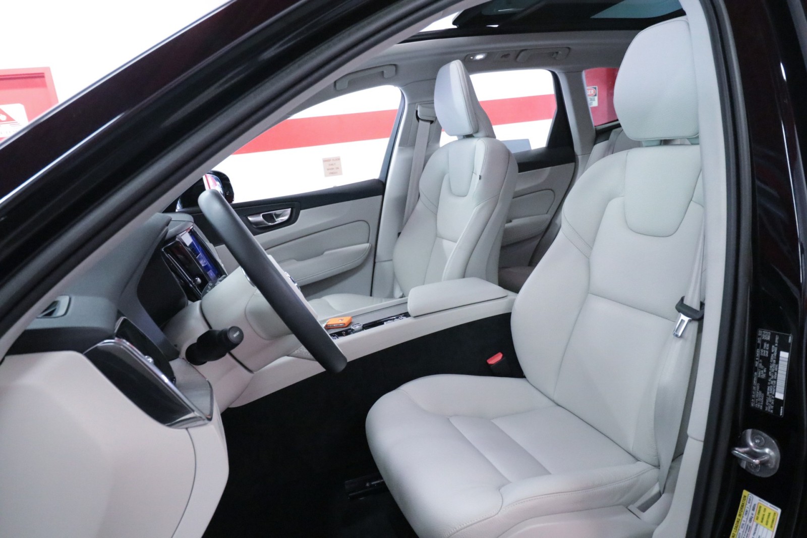 Used Car 2023 Volvo Xc60  Plus Bright Theme For Sale Under $40,000 In Austin, Texas