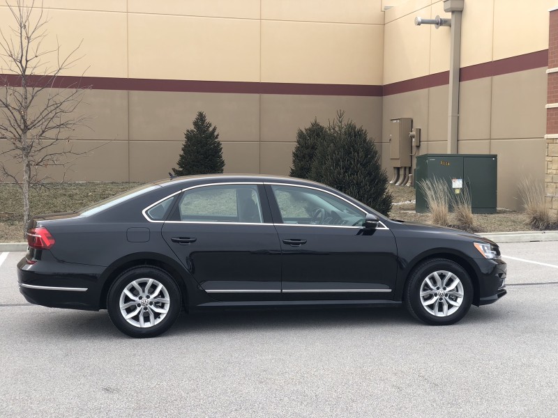 2017 Volkswagen Passat 1.8T S in CHESTERFIELD, Missouri