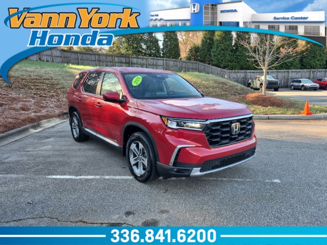 2024 Honda Pilot EX-L FWD with Captains Chairs