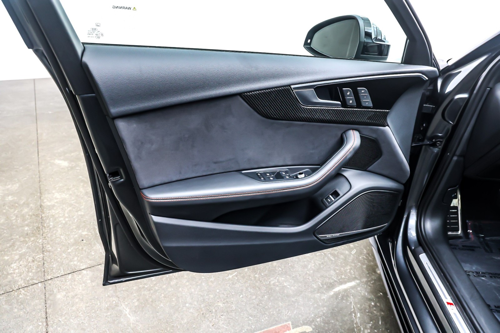 Used 2023 Daytona Gray Pearl Effect Audi Premium Plus 3.0 TFSI quattro image 22