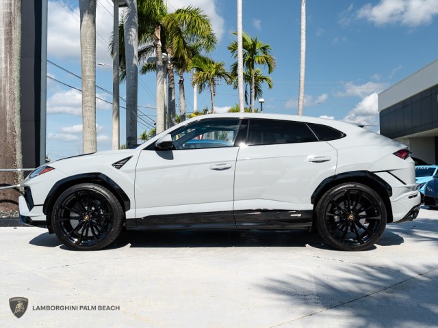 2023 Lamborghini Urus S in , 