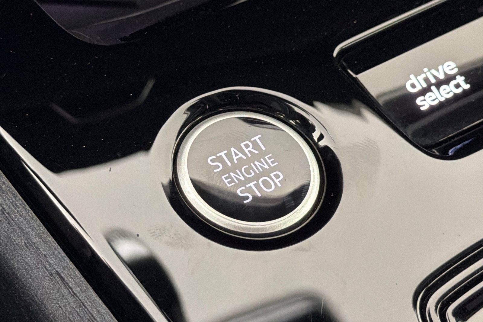 Used 2025 Arkona White Audi Premium 2.0 TFSI quattro image 21