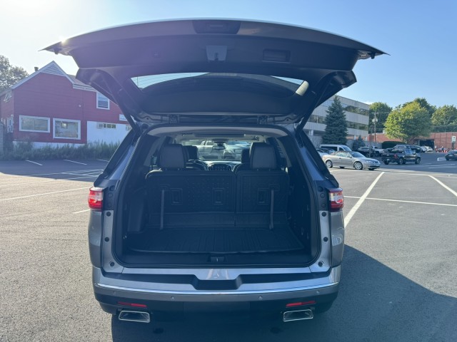 2021 Chevrolet Traverse Premier 19