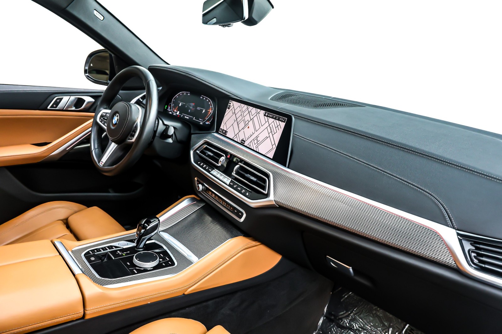 Used 2022 Alpine White BMW xDrive40i Sports Activity Coupe image 16