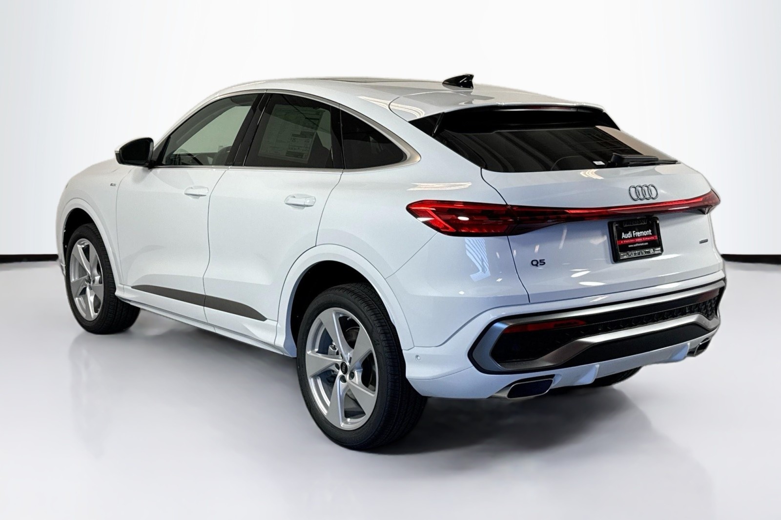 New 2025 Glacier White Metallic Audi Premium Plus 2.0 TFSI quattro image 7
