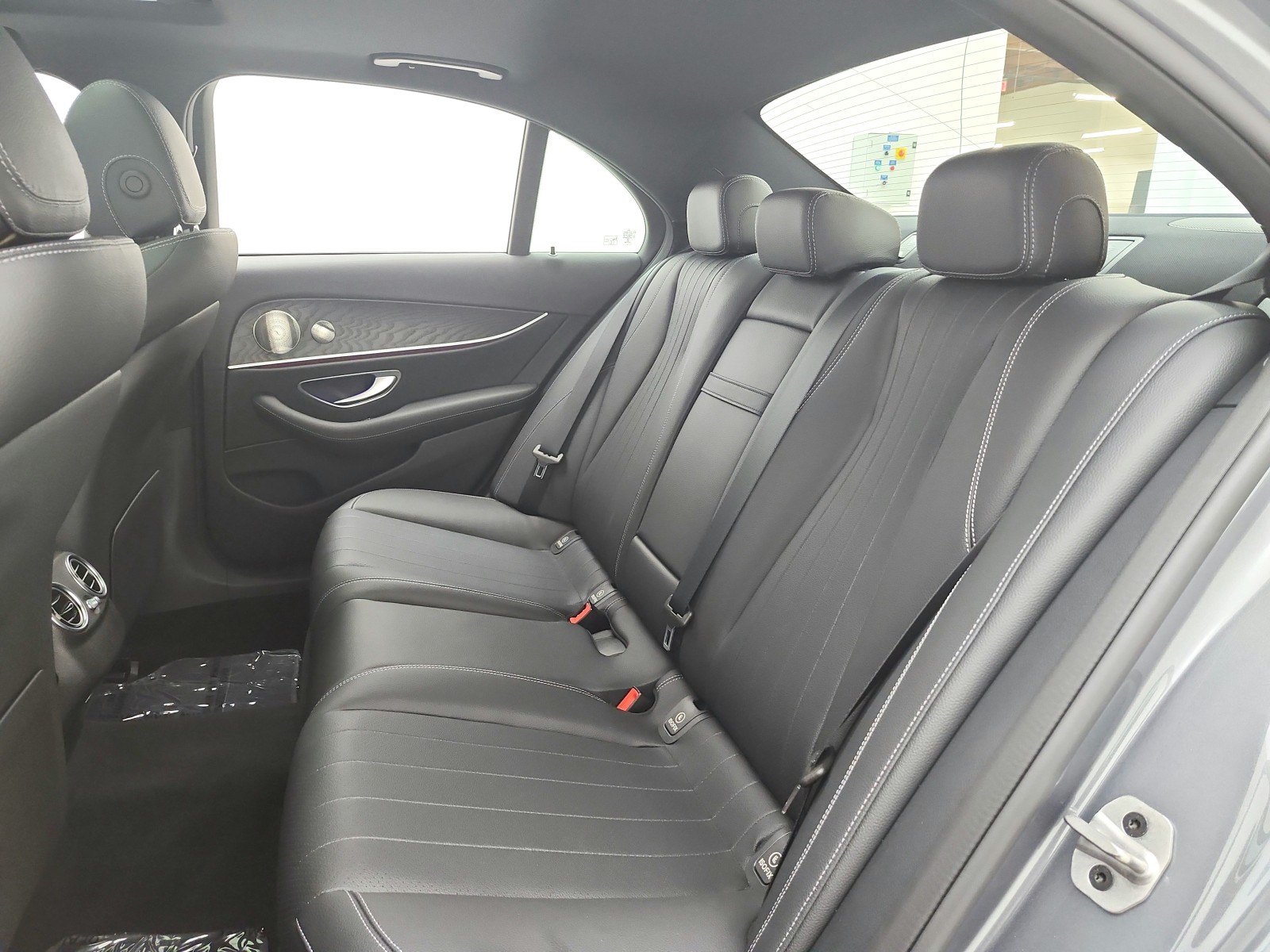 Used 2022 Selenite Grey Metallic Mercedes-Benz E 450 4MATIC® Sedan image 18