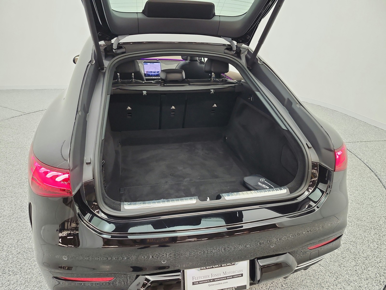 Used 2023 Obsidian Black Metallic Mercedes-Benz EQS 450 4MATIC® Sedan image 33