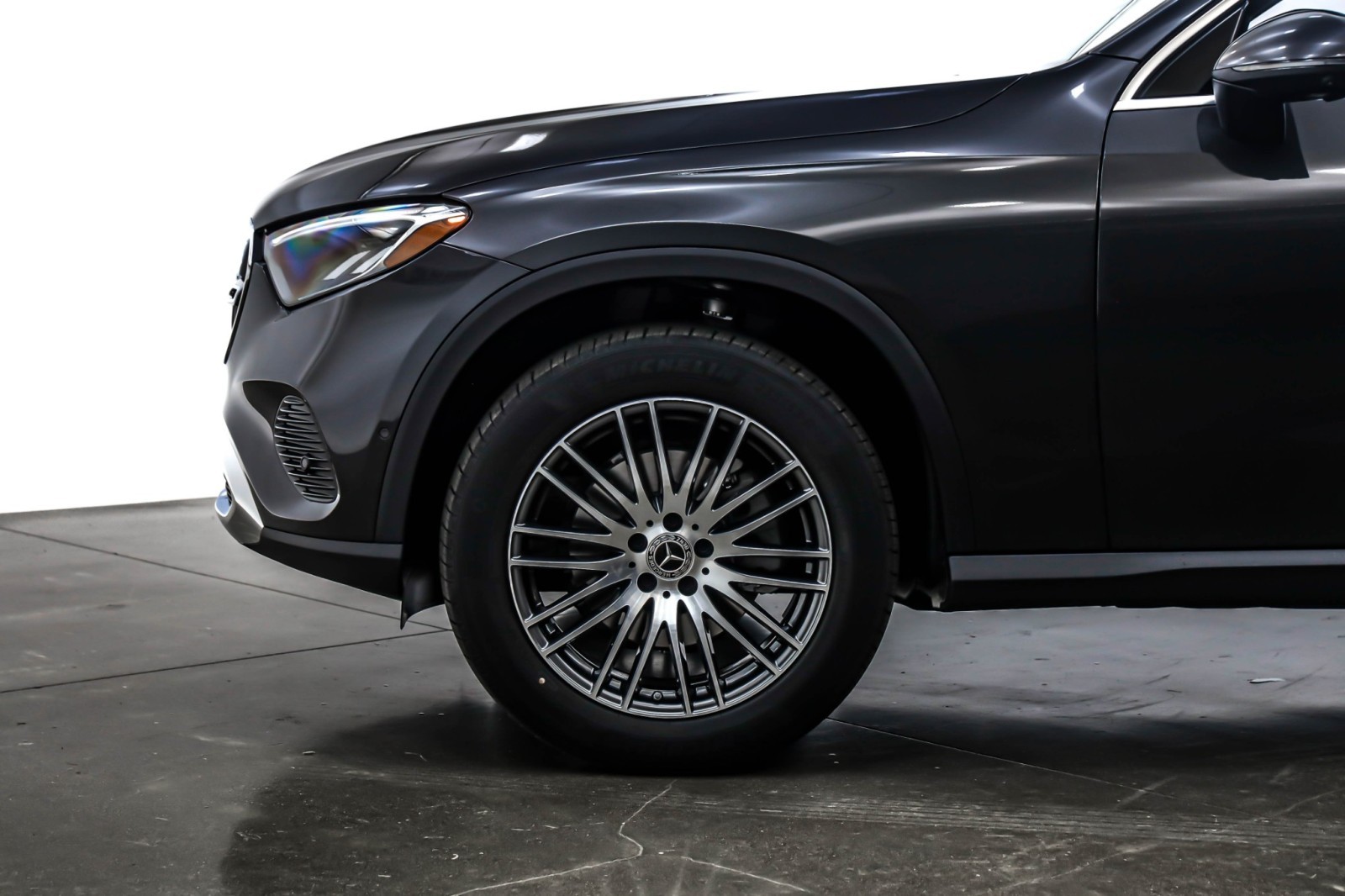 New 2026 Graphite Grey Metallic Mercedes-Benz GLC 300 image 10