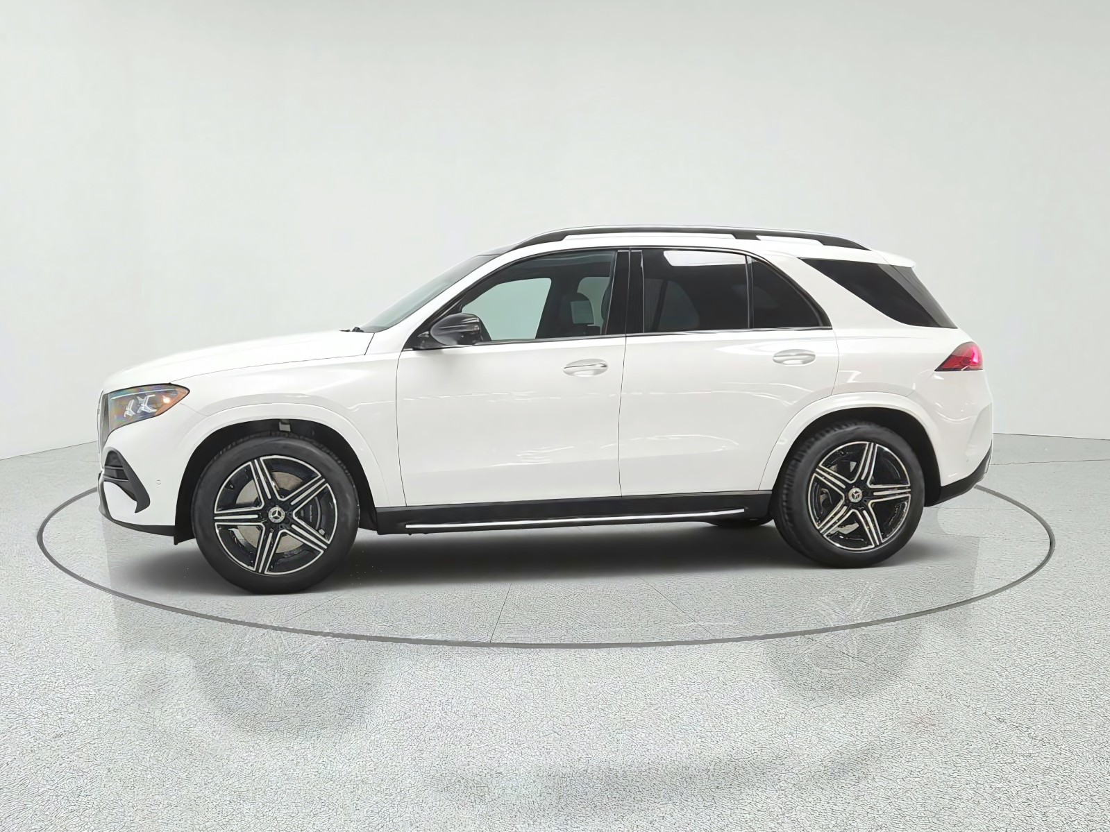 New 2027 Polar White Mercedes-Benz GLE 450 4MATIC® SUV image 8