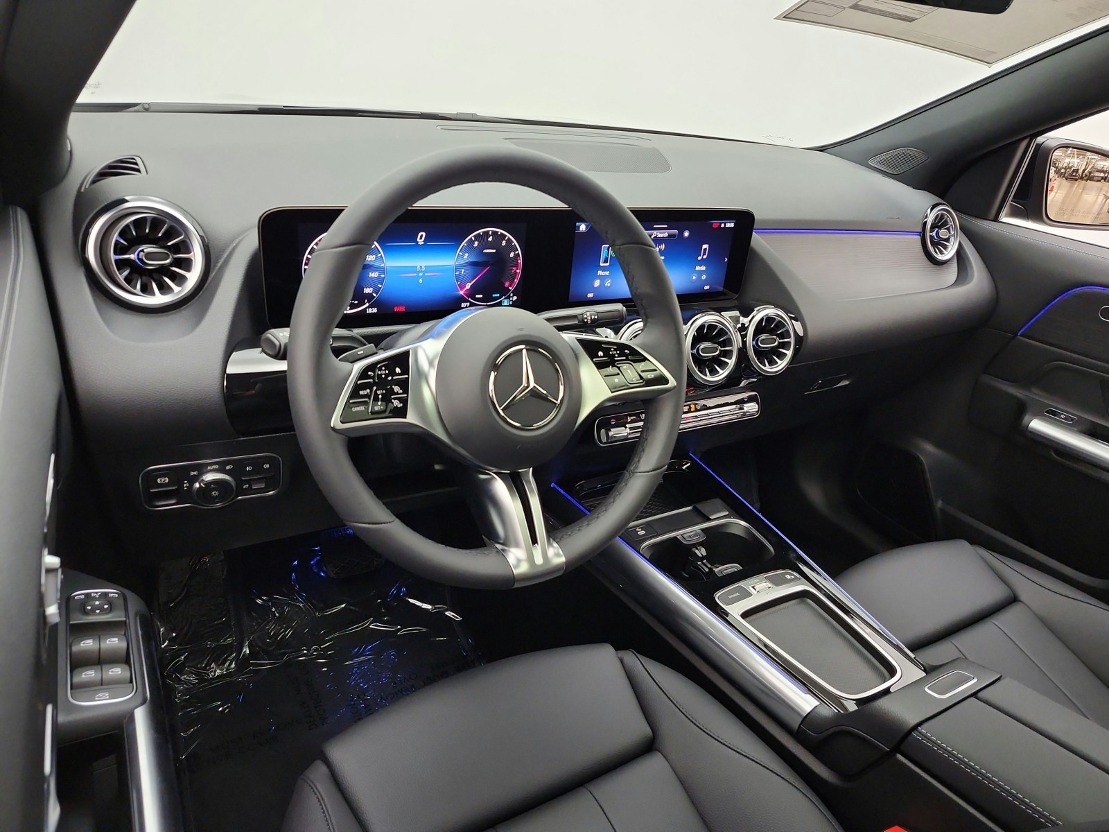 New 2026 Mountain Grey Metallic Mercedes-Benz GLA 250 SUV image 9