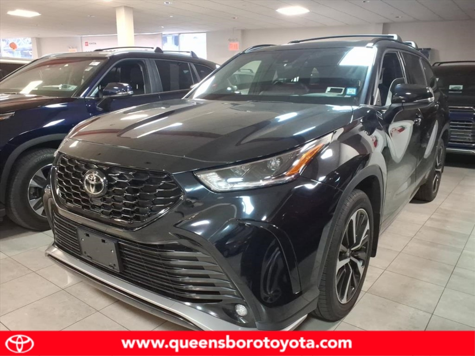 2022 Toyota Highlander XSE's photo