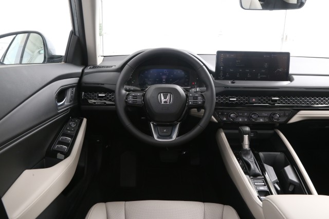 HondaAccord Hybrid32