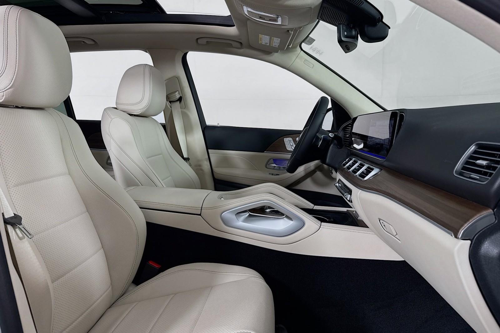 New 2026 Polar White Mercedes-Benz GLE 350 4MATIC® SUV image 6