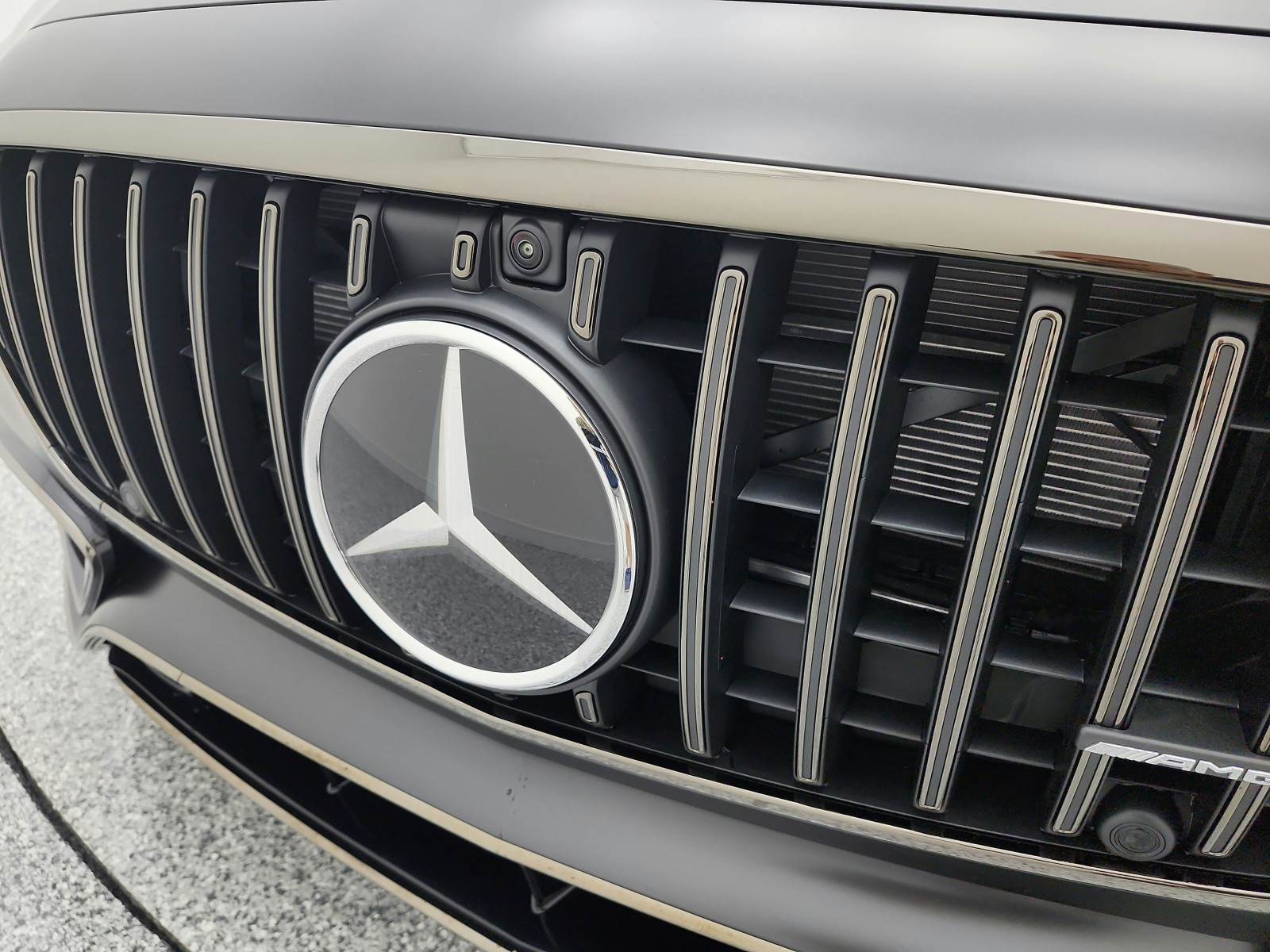 New 2026 MANUFAKTUR Graphite Grey Magno Mercedes-Benz AMG® S 63 E image 13