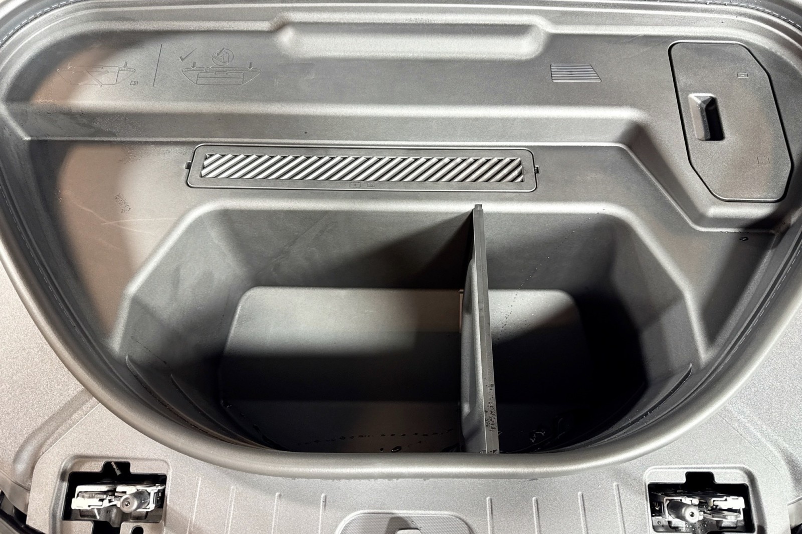 New 2025 Manhattan Gray Metallic Audi Premium quattro image 28