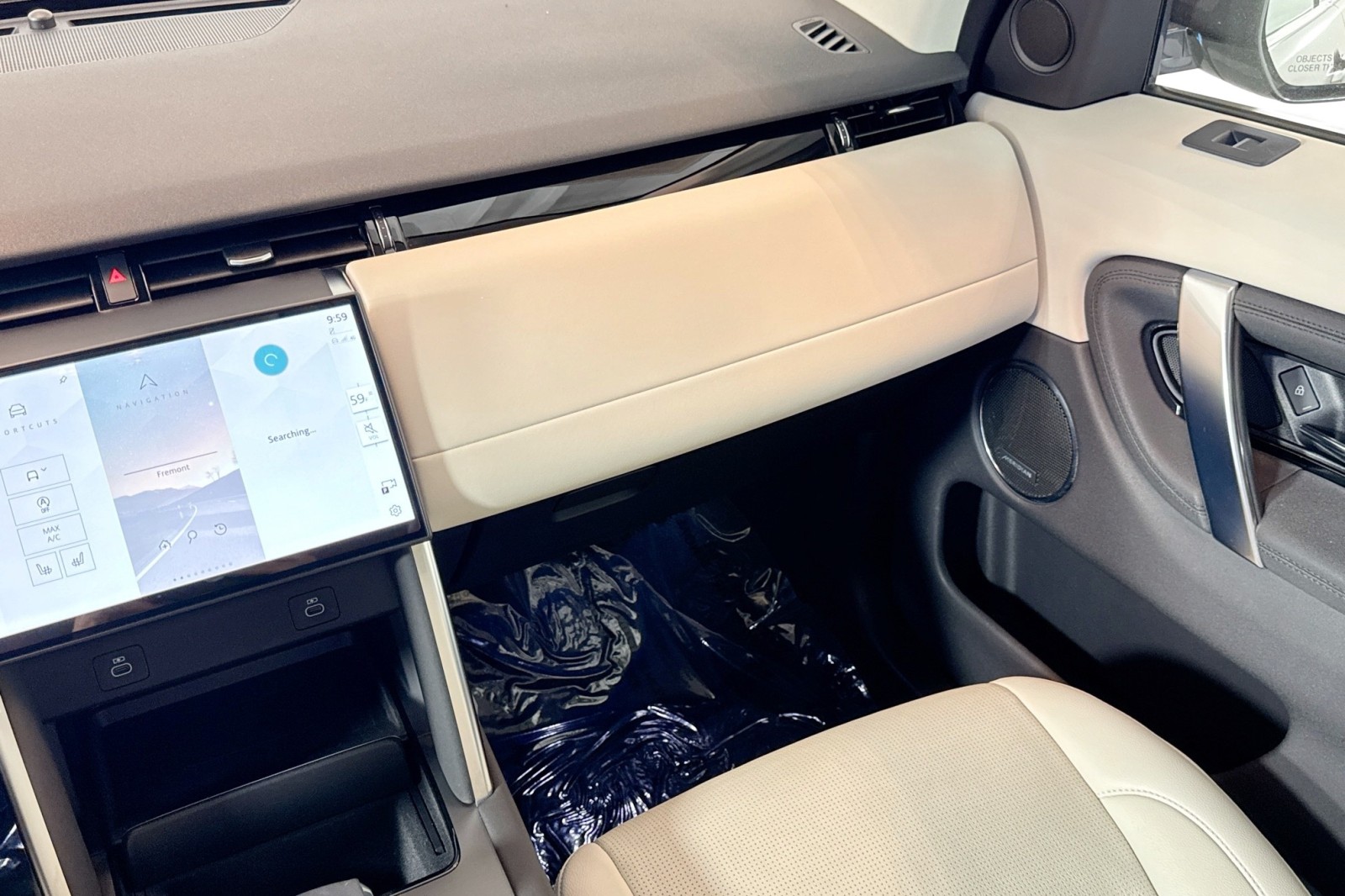 Used 2024 Silicon Silver Premium Metallic Land Rover Core S image 20