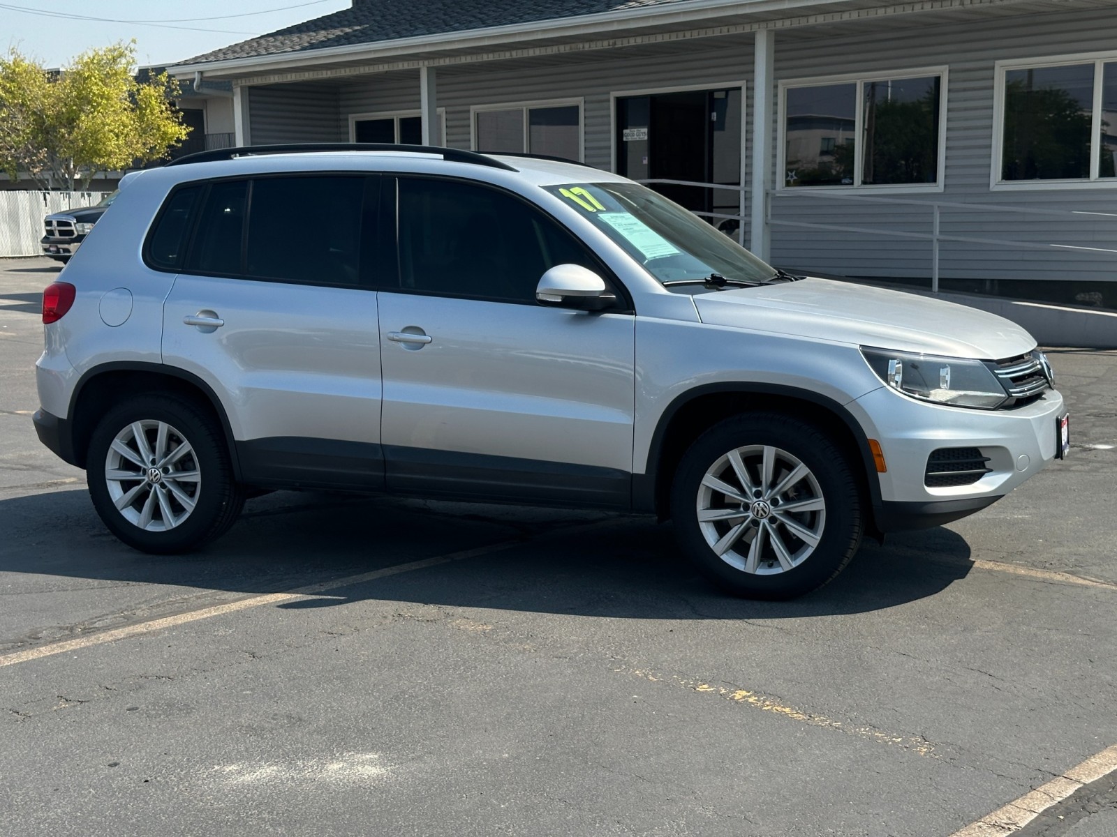 2017 Volkswagen Tiguan Limited  5