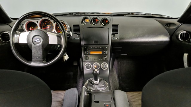 2005 Nissan 350Z  24
