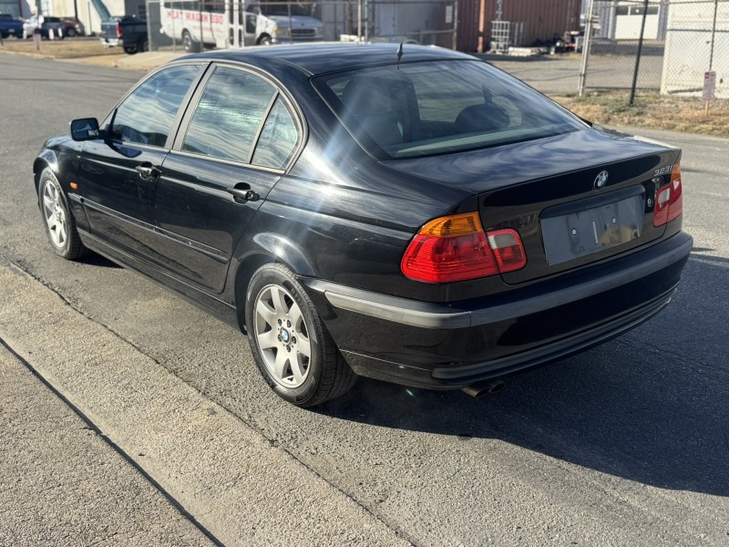 1999 BMW 3 Series 323i Sedan in , 