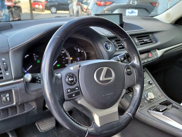 2015 Lexus CT 200h 5dr Sdn Hybrid 9