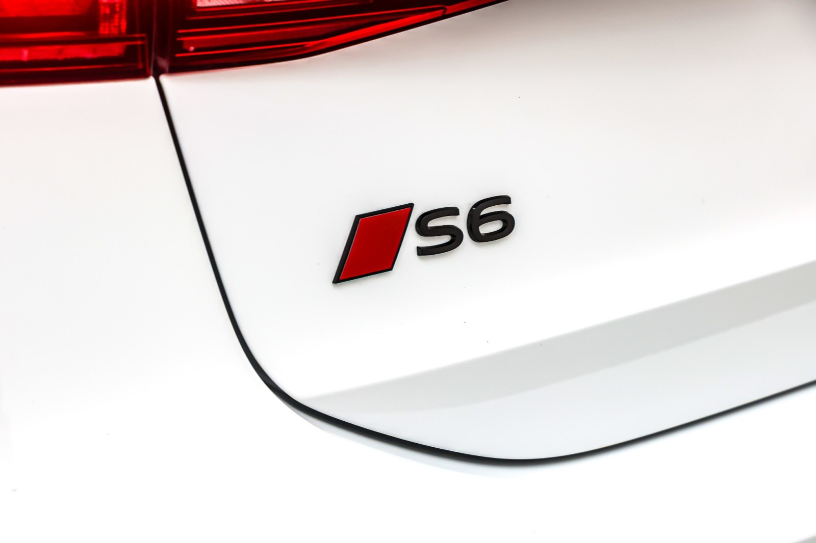 Used 2025 Glacier White Metallic Audi Premium Plus quattro image 10