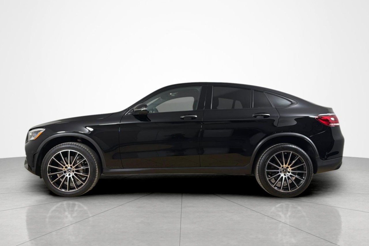 Used 2022 Black Mercedes-Benz GLC 300 image 2
